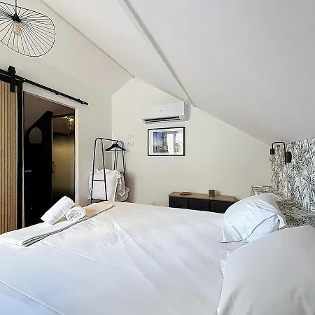 Duplex Climatise Avec Terrasse & Parking Gratuit A דירה *